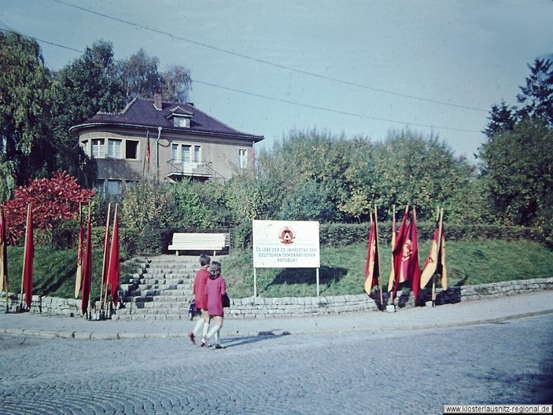 1969 Bahnhofstraße Ecke August-Bebel-Straße zum 20. Jahrestag der DDR.