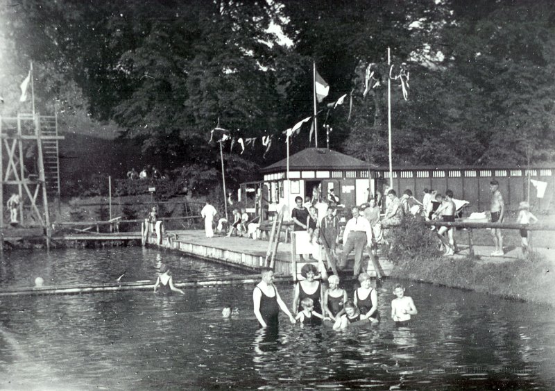 1926_Freibad-11.jpg