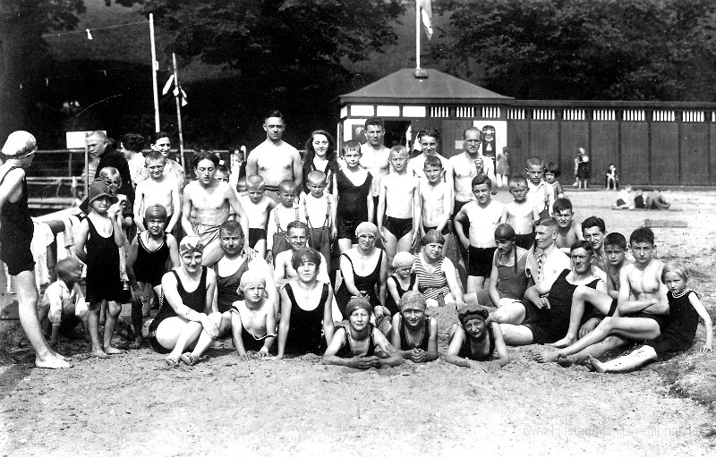 1928_Freibad-09.jpg