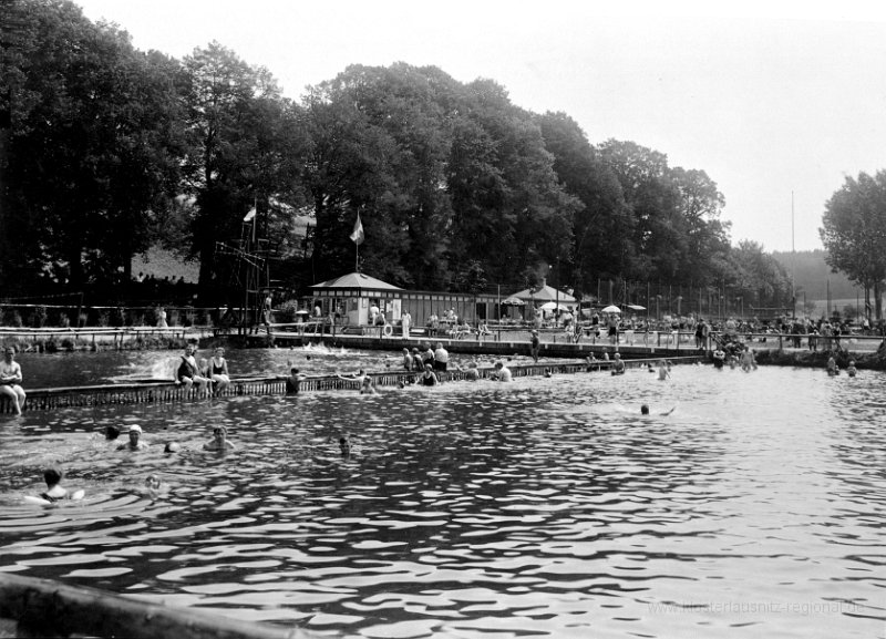 1928_Freibad-13.jpg