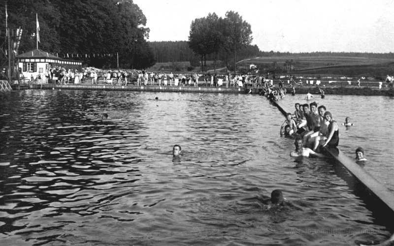 1928_Freibad-15.jpg