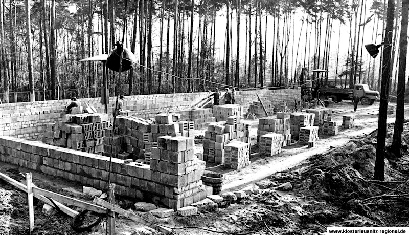 Baumaßnahmen zum Bau der Mehrzweckhalle mit Sportlerheim 1974