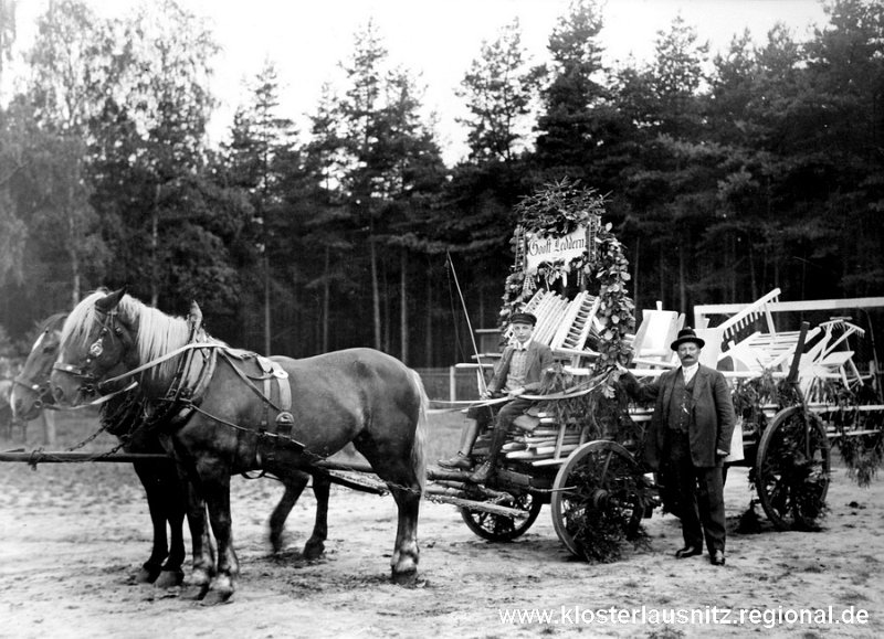 ZZ_Buechner_Festwagen