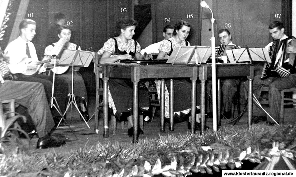 Auftritt der Volksmusikgruppe 1953