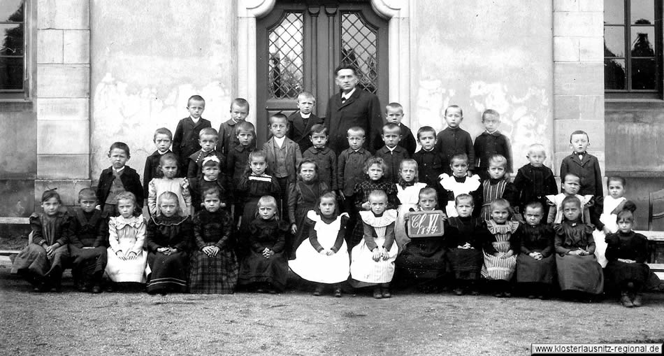 Klassenfoto aus dem Jahr 1899 Lehrer Friedrich August Schelle