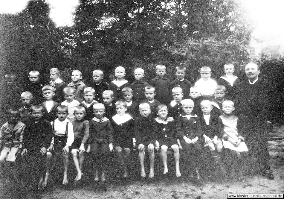Klassenfoto aus dem Jahr 1918 Lehrer Wilhelm Grune