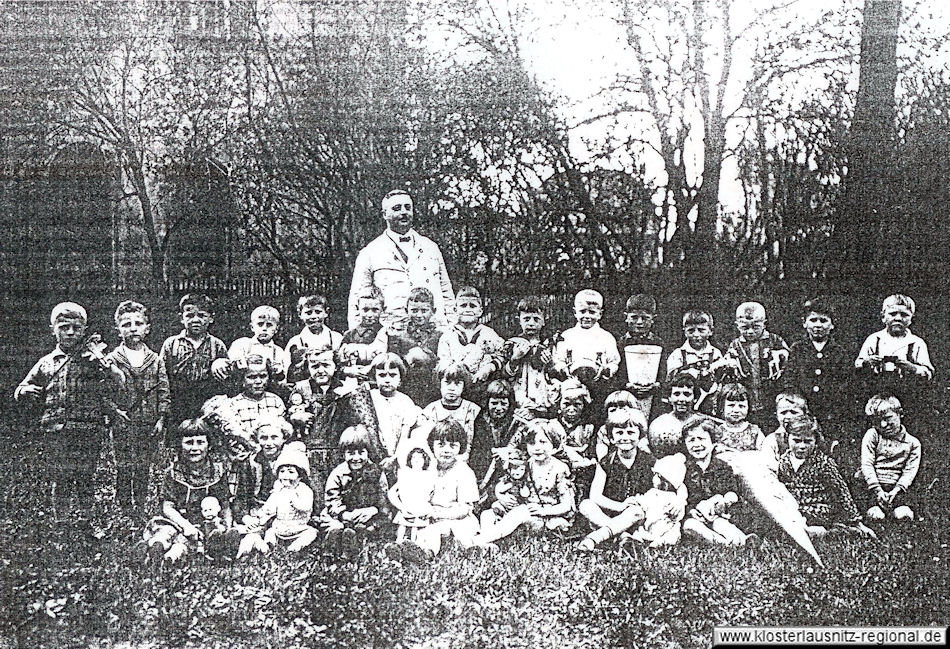 Klassenfoto um 1930 Schuleinführung