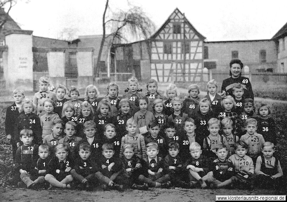 Klassenjahrgang 1949 – 1957 Foto: 1949