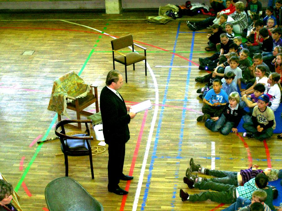 Impressionen von der Namensverleihung am 08.04.2011 - Grundschule "Hermann Sachse"