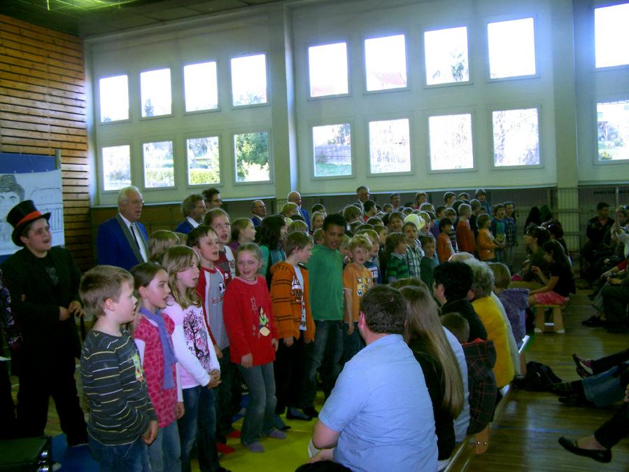 Impressionen von der Namensverleihung am 08.04.2011 - Grundschule "Hermann Sachse"