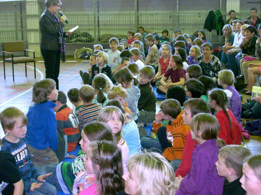 Impressionen von der Namensverleihung am 08.04.2011 - Grundschule "Hermann Sachse"