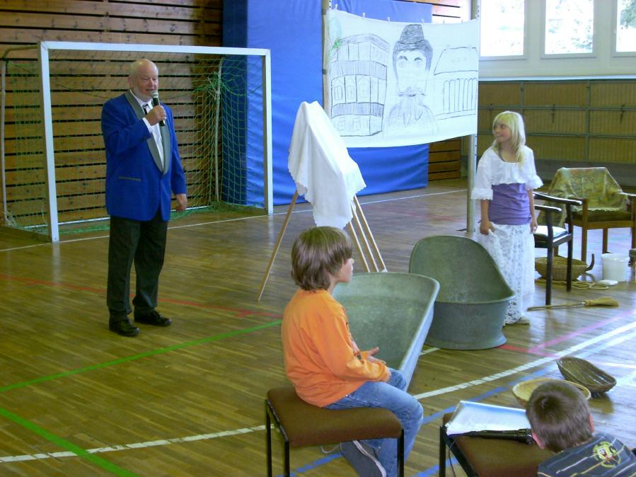 Impressionen von der Namensverleihung am 08.04.2011 - Grundschule "Hermann Sachse"