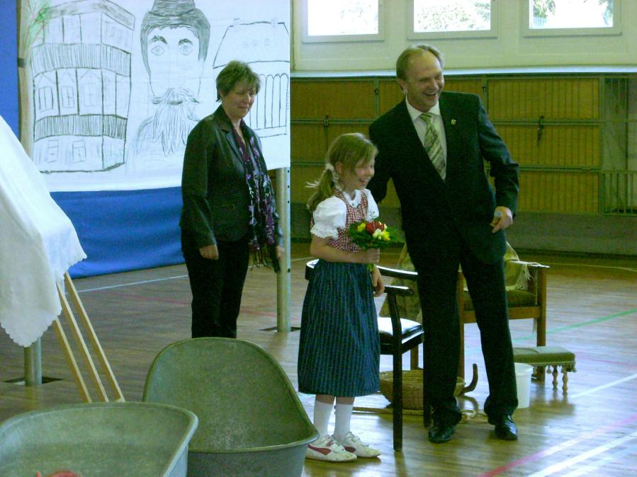 Impressionen von der Namensverleihung am 08.04.2011 - Grundschule "Hermann Sachse"