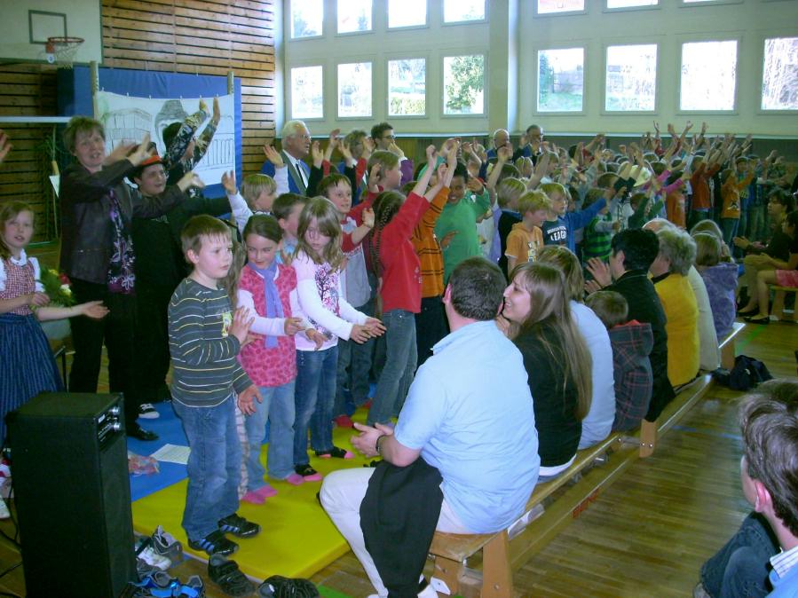 Impressionen von der Namensverleihung am 08.04.2011 - Grundschule "Hermann Sachse"