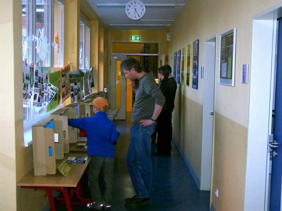 Impressionen von der Namensverleihung am 08.04.2011 - Grundschule "Hermann Sachse"