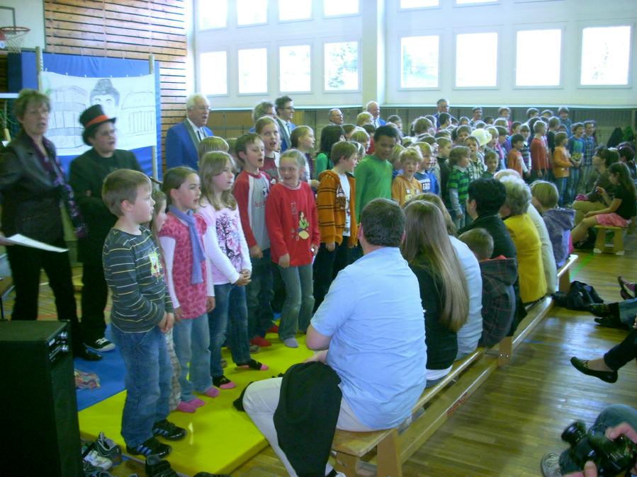 Impressionen von der Namensverleihung am 08.04.2011 - Grundschule "Hermann Sachse"